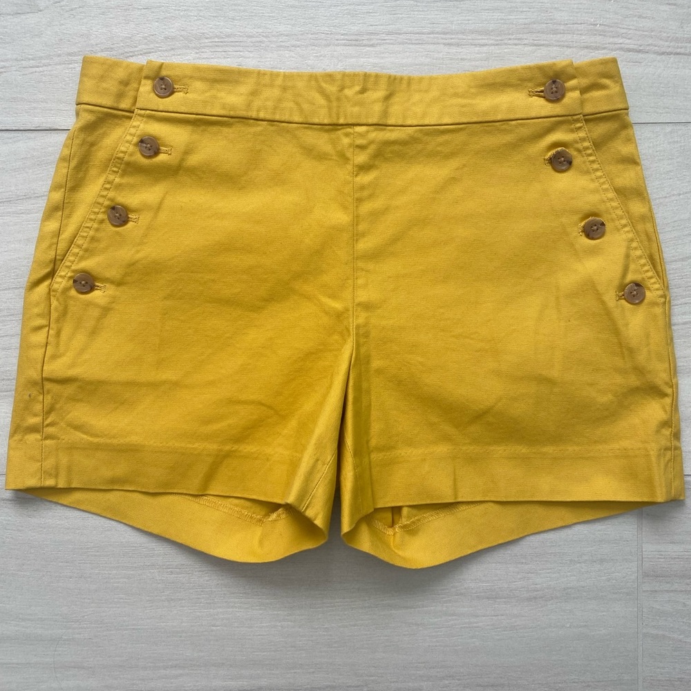 NWT Banana republic yellow button shorts size 8